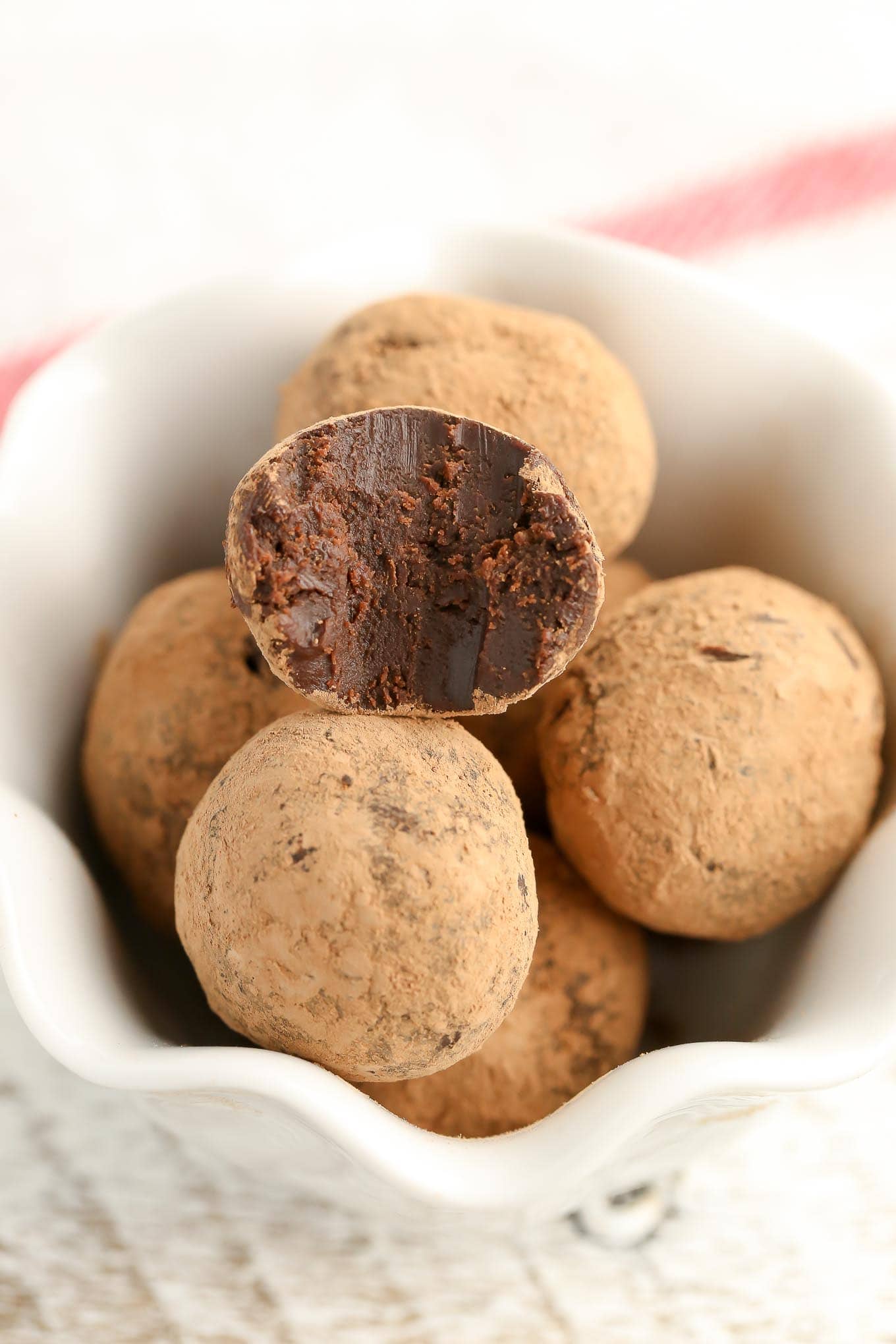 These Mint Chocolate Truffles only require 3 ingredients and can be made using just the microwave. The perfect treat for mint chocolate lovers! 