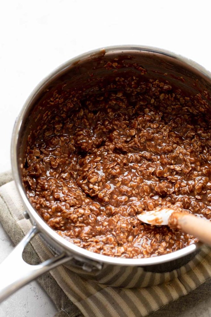 The finished no-bake cookie mixture after the oats have been mixed into it.