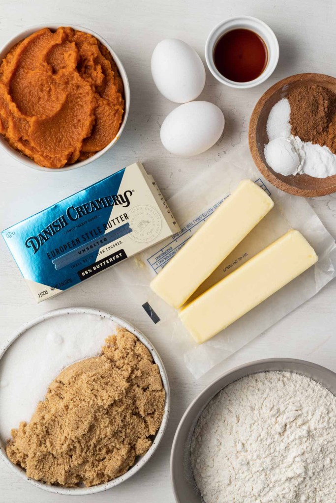 Overhead view of the ingredients needed to make pumpkin spice bars. 