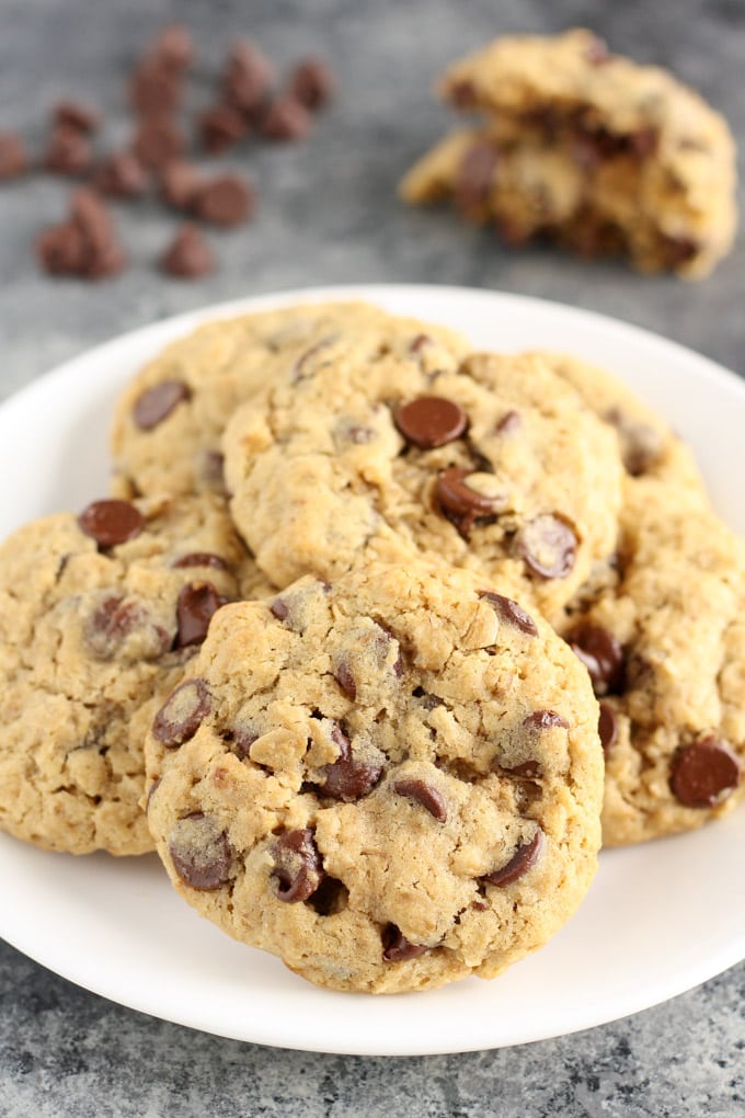 These Small Batch Oatmeal Chocolate Chip Cookies are easy to make, only require one bowl, and ready in about 30 minutes! 